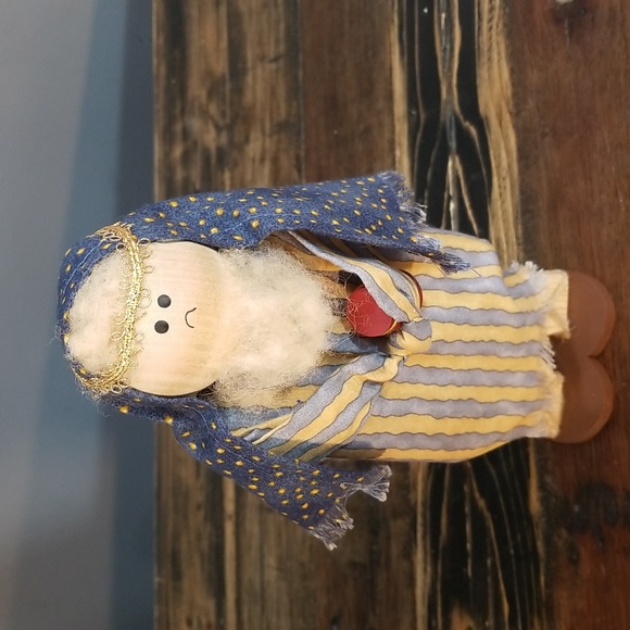 7 piece Nativity set cutest set! - Picture 11 of 17